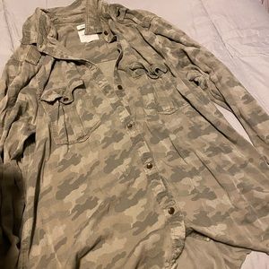 American eagle boyfriend fit button up